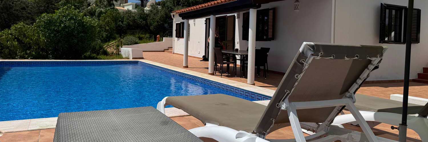 Paloverde villa and private swimming pool in the Algarve