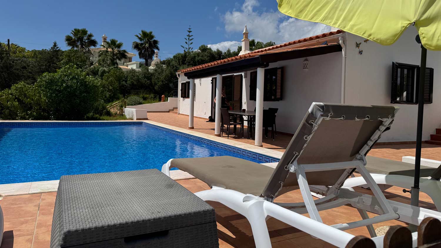 Paloverde villa and private swimming pool in the Algarve